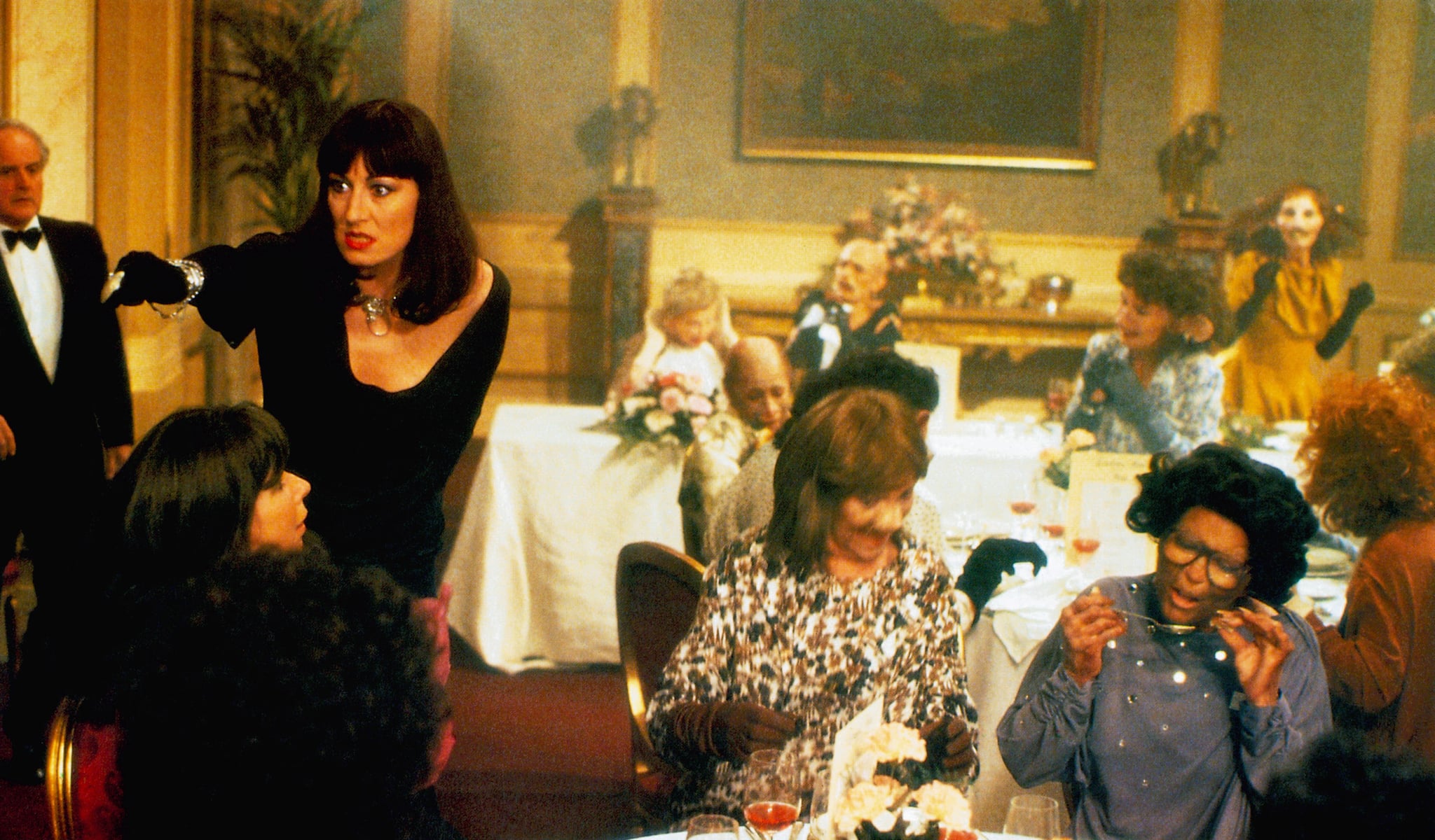 Anjelica Huston In 1990 S The Witches Pictures And Gifs Popsugar Entertainment