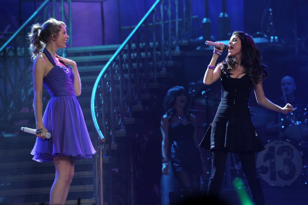 Selena Gomez and Taylor Swift 2011 Performance Pictures
