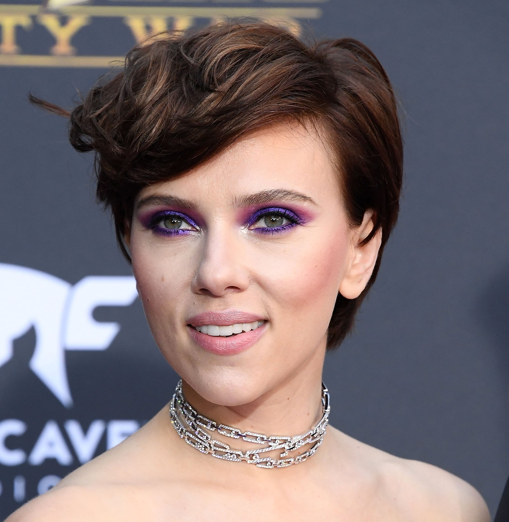 We're Loving How Her Hair Was Styled For the Avengers Premiere | Bye-Bye,  Blond! Scarlett Johansson Just Debuted a Drastic Hair Color Change |  POPSUGAR Beauty Photo 4