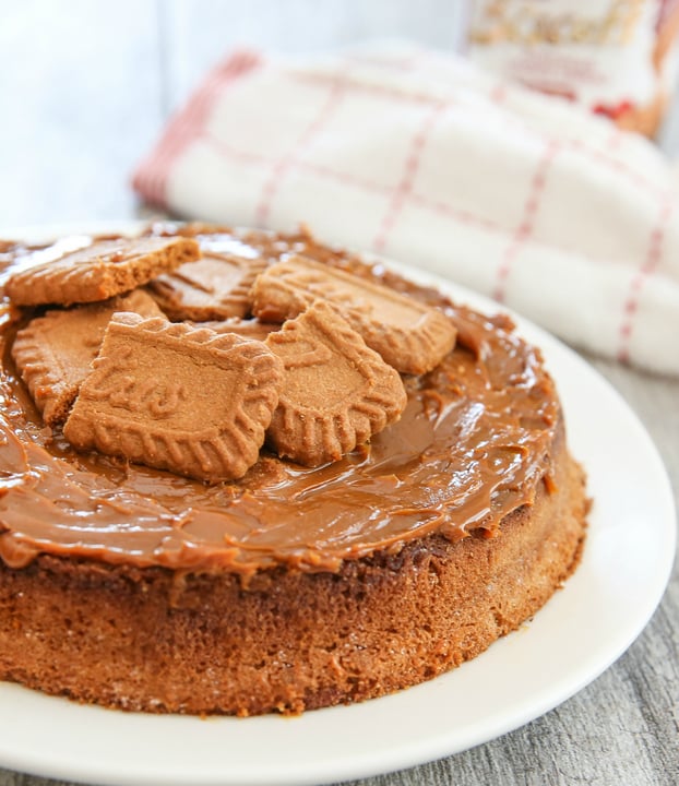 3-Ingredient Cookie Butter Cake