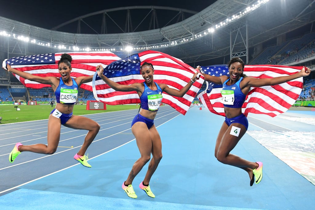 当三个美国女性获得金、银、铜牌的女子100米跨栏。