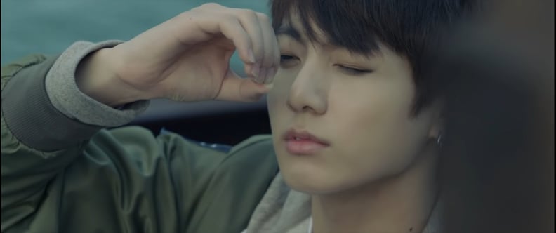 BTS的“尚未”音乐视频复活节彩蛋:Jungkook的第一枪