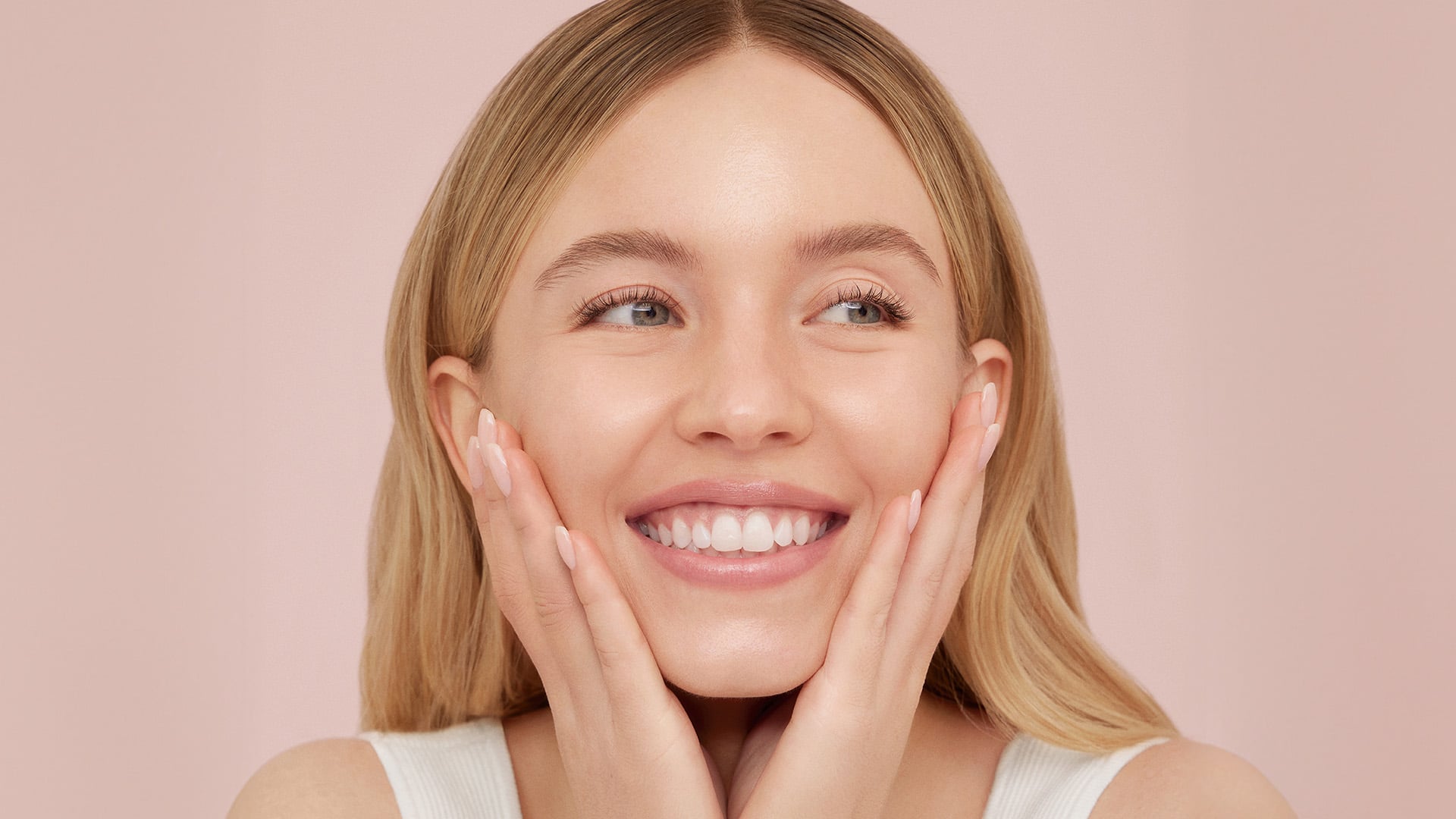 Sydney Sweeney's Hair Clips Solve Bad Hair Days