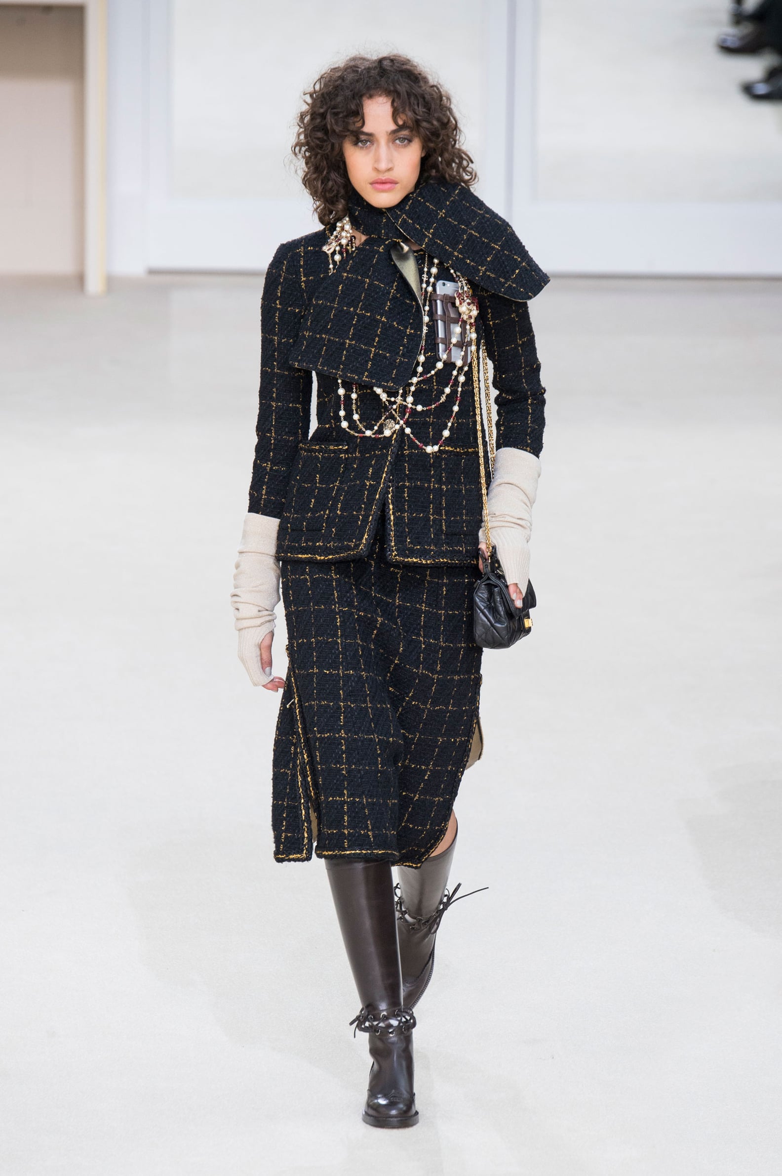 Chanel Fall 2016 Collection | PS Fashion