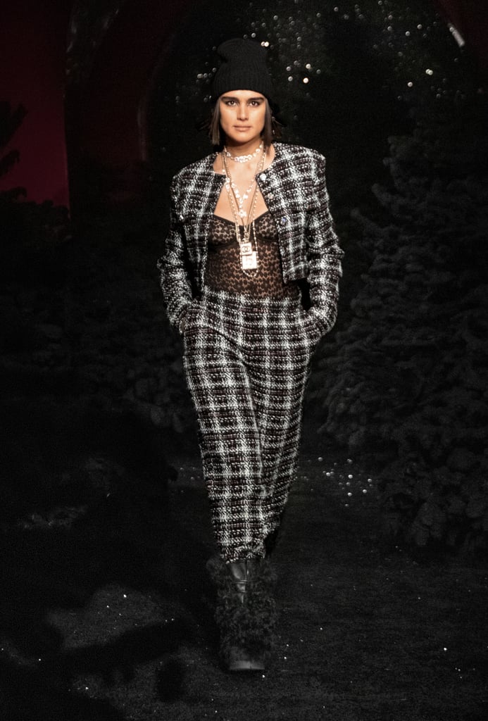 Chanel's Fall Collection Is a Mix of Ski Wear and '70s Cool