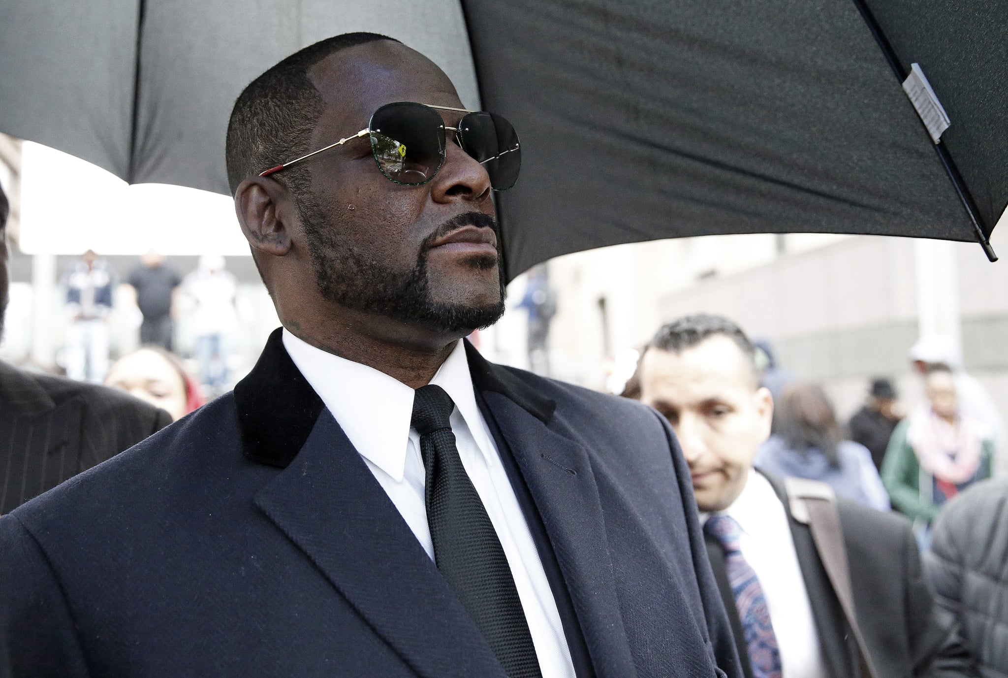 CHICAGO, ILLINOIS - MAY 07: Singer R. Kelly leaves the Leighton Courthouse following his status hearing, in relation to the sex abuse allegations made against him, on May 07, 2019 in Chicago, Illinois. (Photo by Nuccio DiNuzzo/Getty Images)