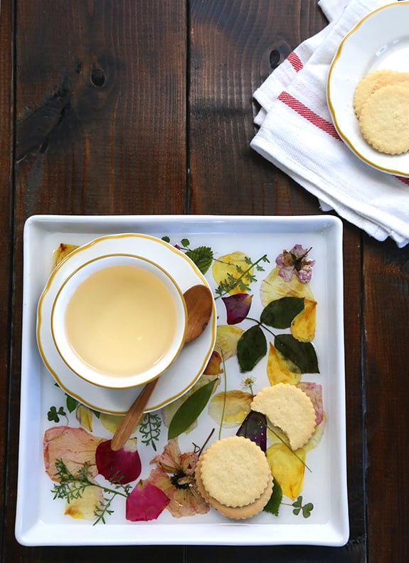 Create a Beautiful Tray How to Preserve Your Wedding Bouquet