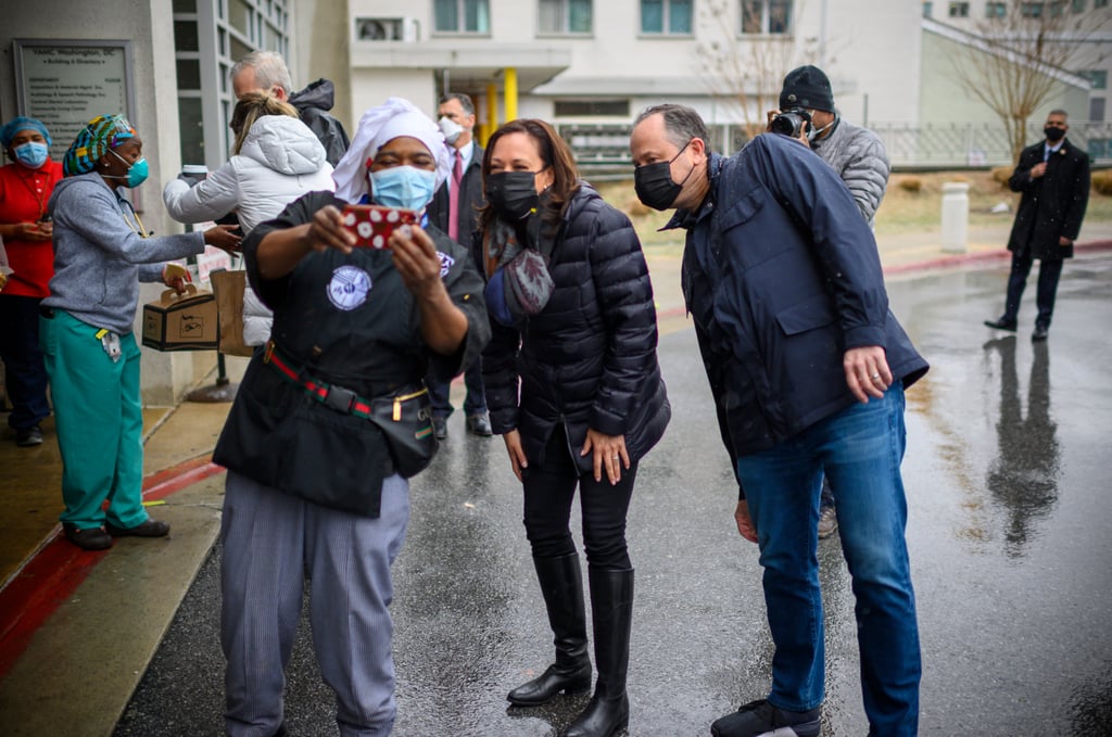 Kamala Harris Gives Healthcare Workers Valentine's Cookies