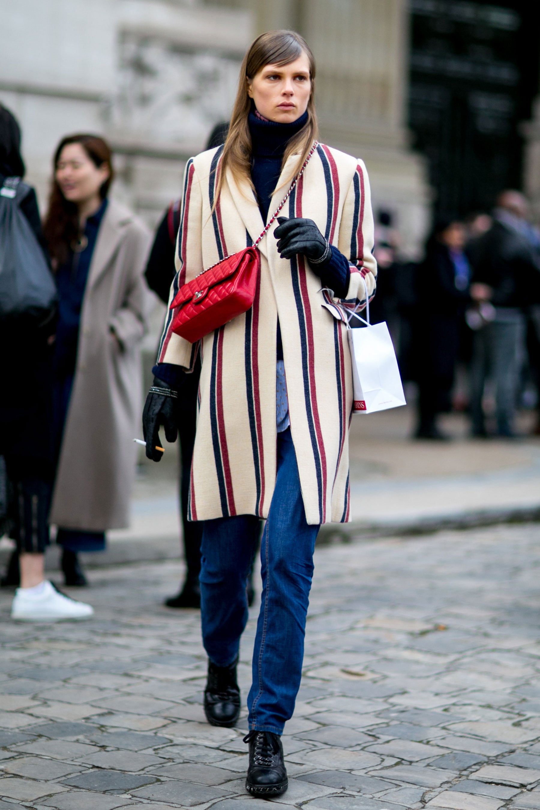Street style crossbody bags 2025