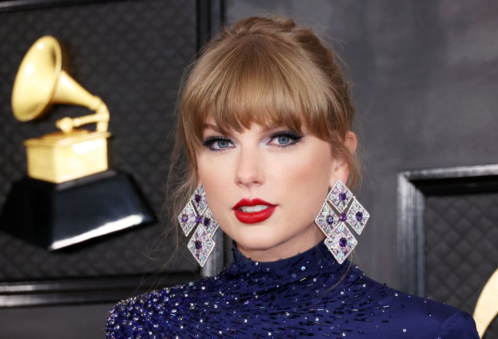 Taylor Swift's Icy Blue Eyeshadow at the 2023 Grammys