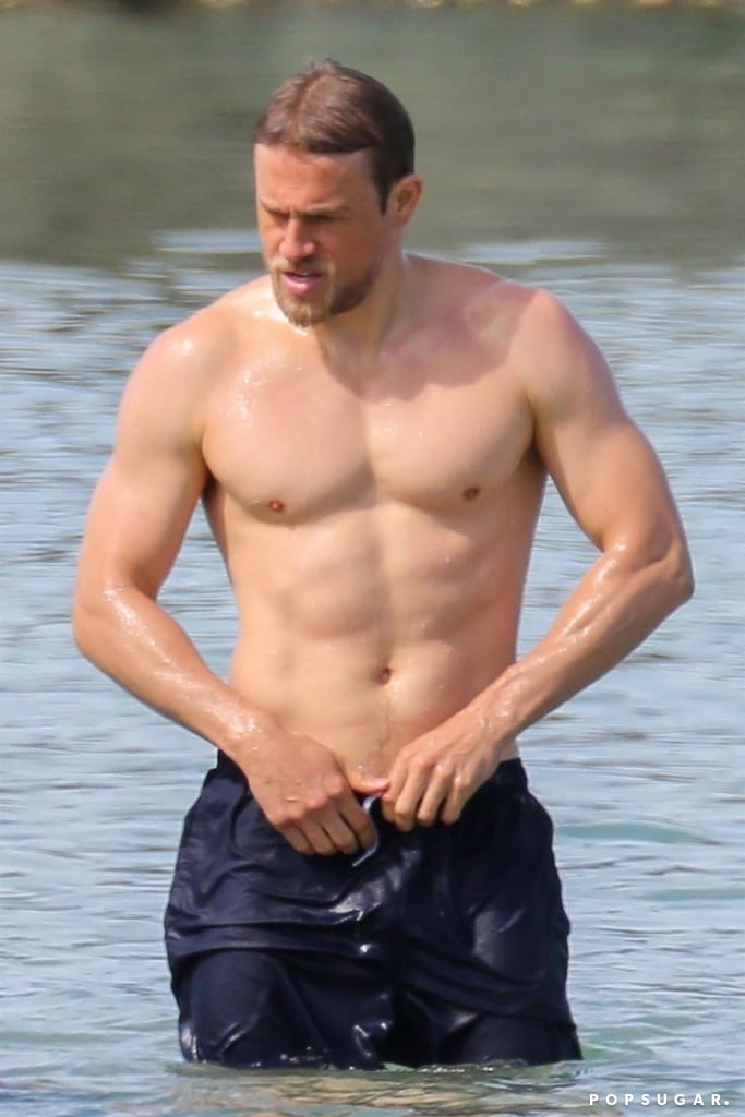 Charlie-Hunnam-Shirtless-Beach-Hawaii-Ma