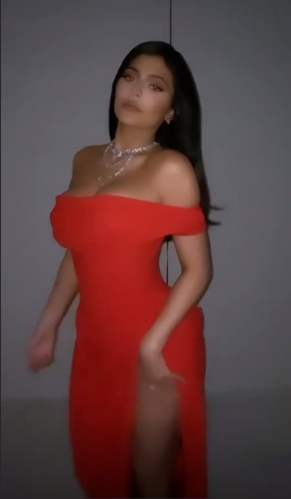 Kylie Jenner's Red Oscars Afterparty Dress Is So Sexy | PS Fashion