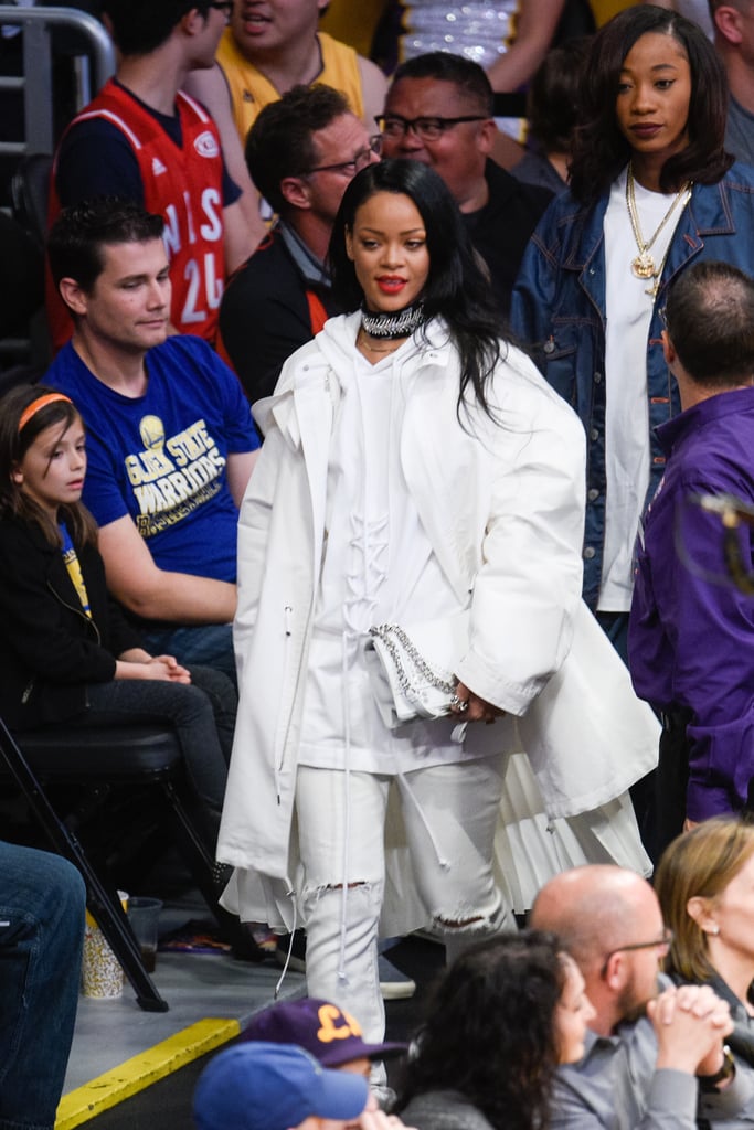 Rihanna at Lakers Game March 2016