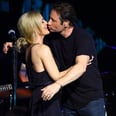 Gillian Anderson and David Duchovny Share an Onstage Smooch