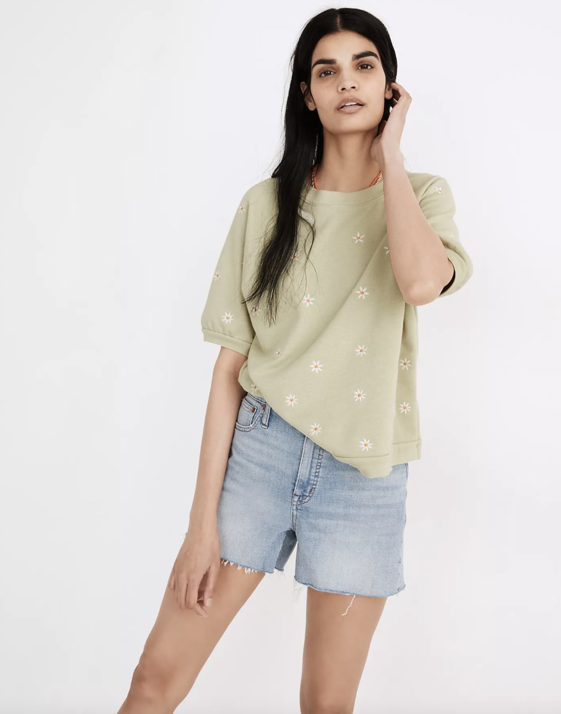 Daisy Embroidered Short-Sleeve 