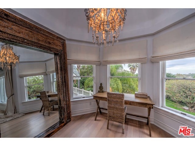 Chris Hemsworth and Elsa Pataky Selling Malibu Home
