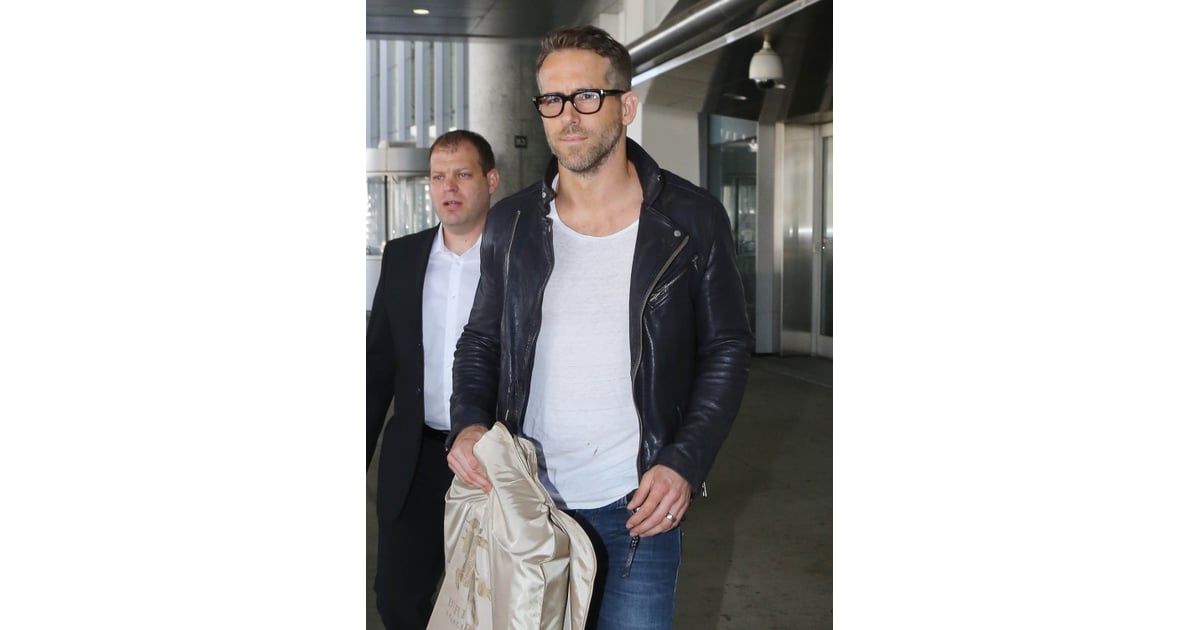 Ryan Reynolds At The Toronto Airport September 2015 Popsugar Celebrity Photo 5 