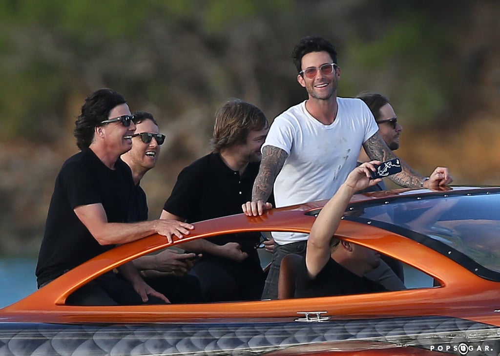 Adam Levine took to the open water in a fancy speedboat in Puerto Rico on Friday.