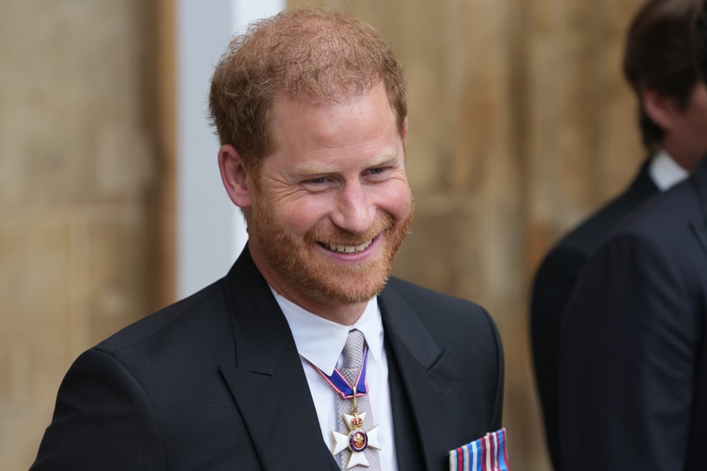 为什么没有哈里王子在查尔斯国王的加冕在阳台上吗?