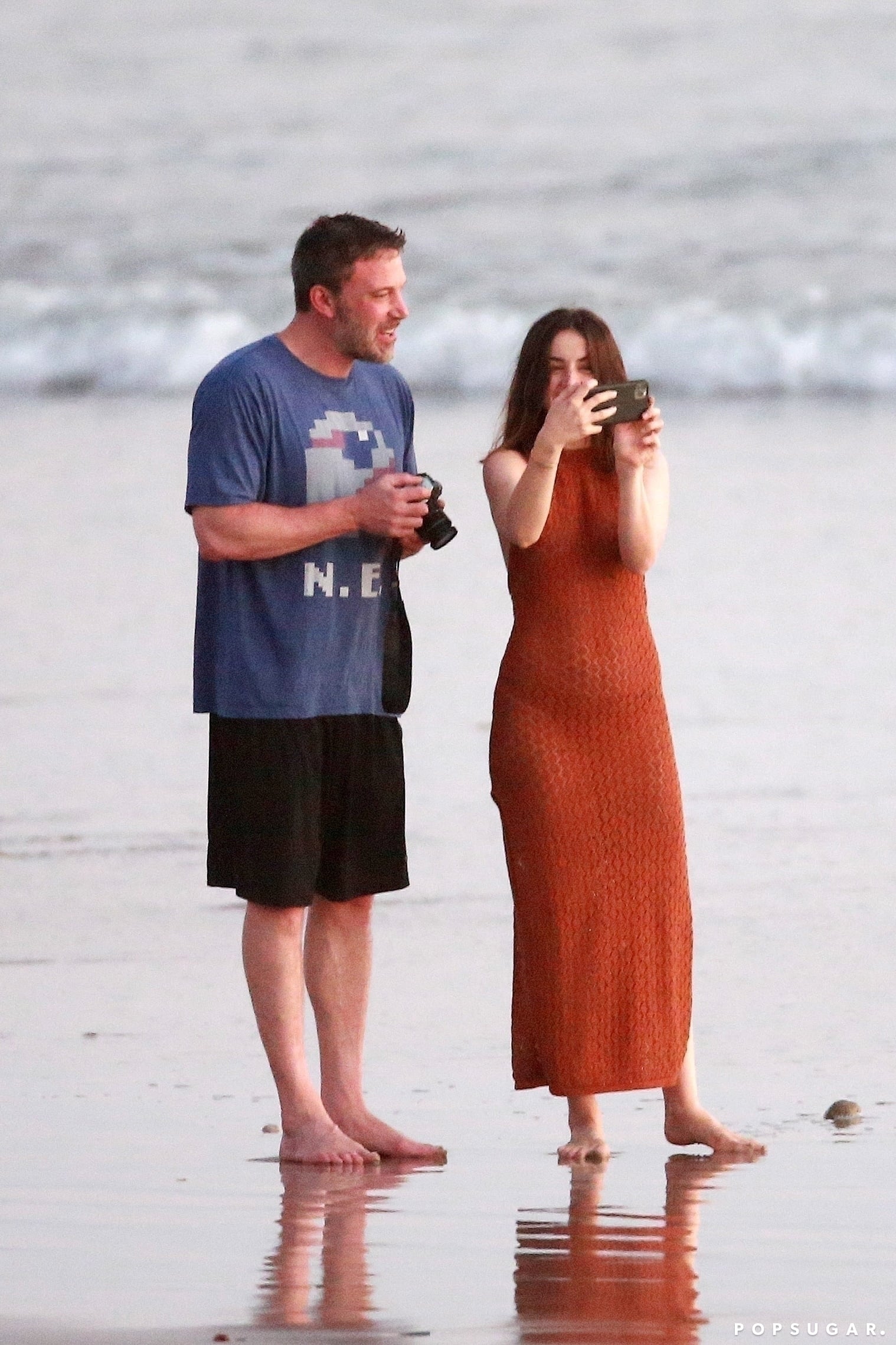 Ben Affleck And Ana De Armas On The Beach In Costa Rica Popsugar Celebrity