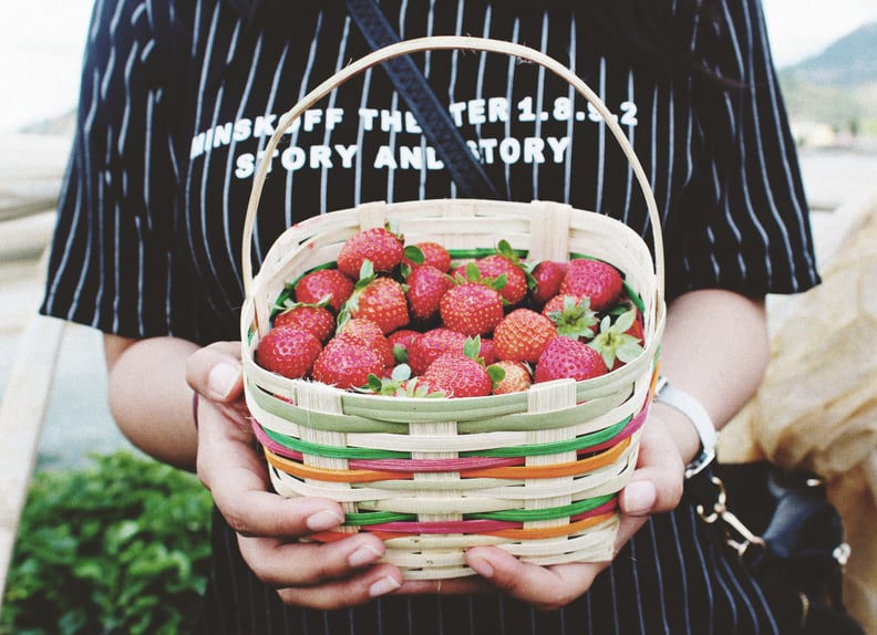 Pick strawberries together.