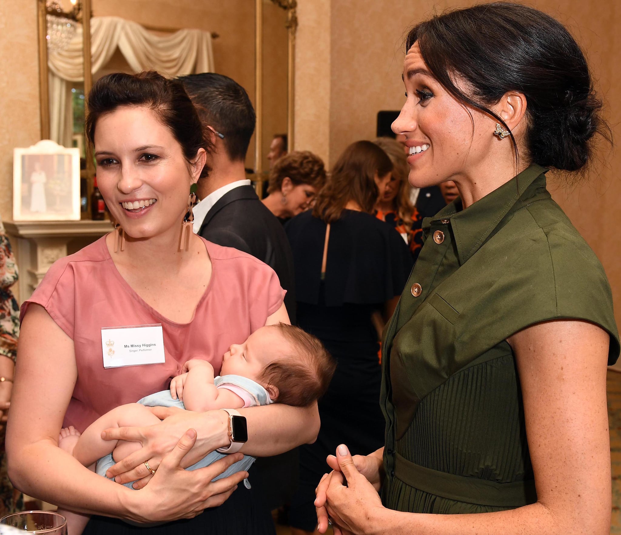 Meghan Markle Meets a Baby in Sydney October 2018
