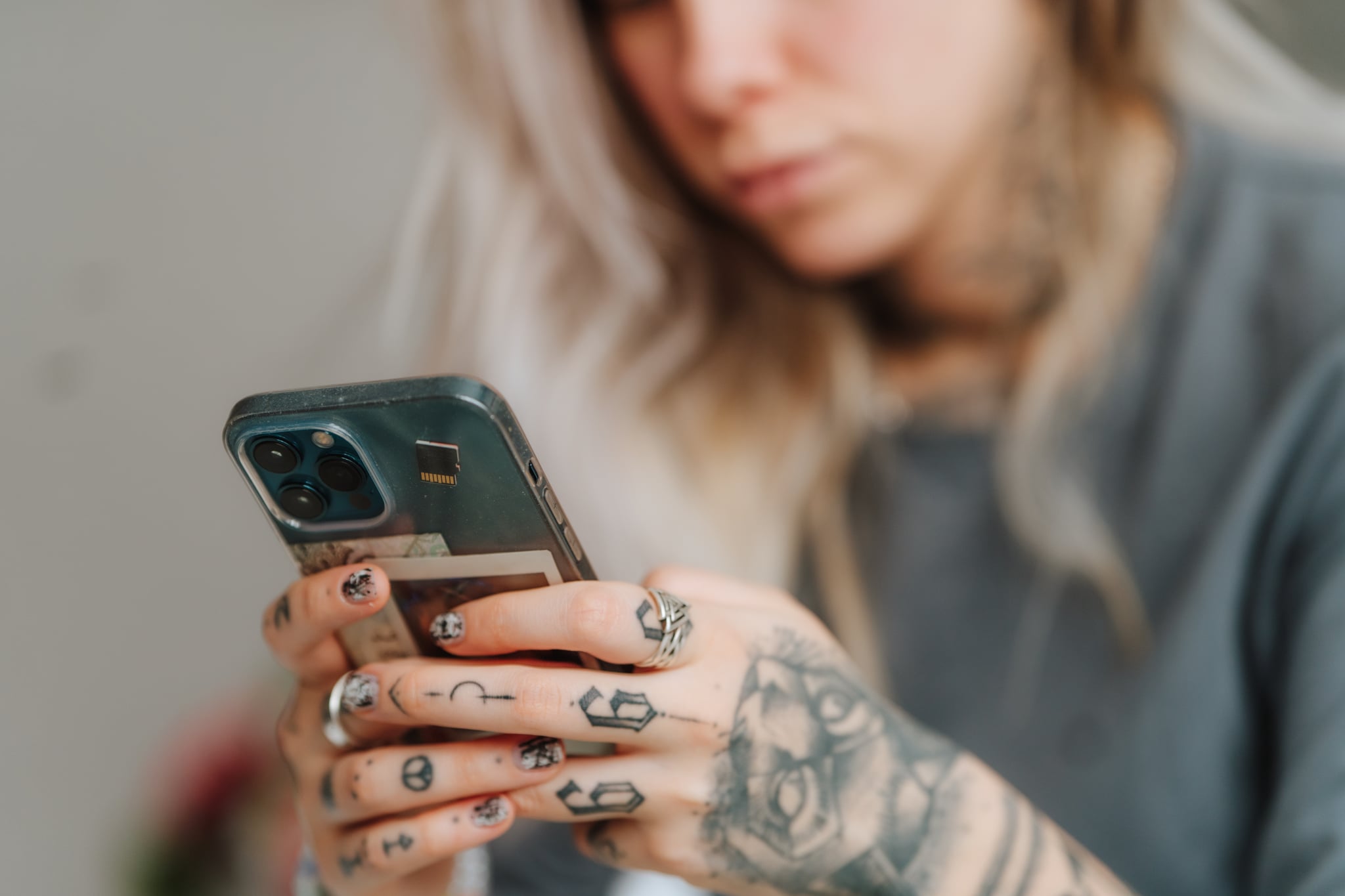 a woman flirting over text message