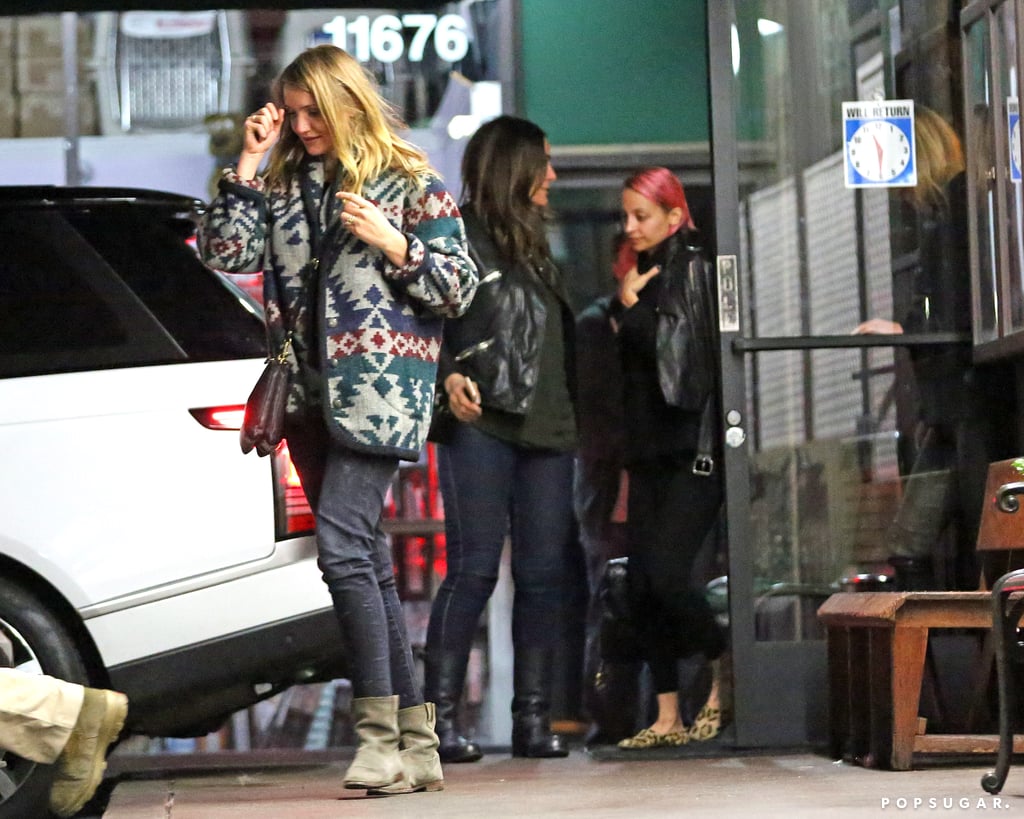 Cameron Diaz Has Dinner With Drew Barrymore | Pictures