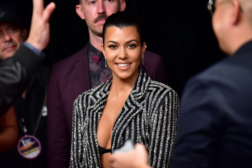 Kim Kardashian Interrupts Kourtney at People's Choice Awards