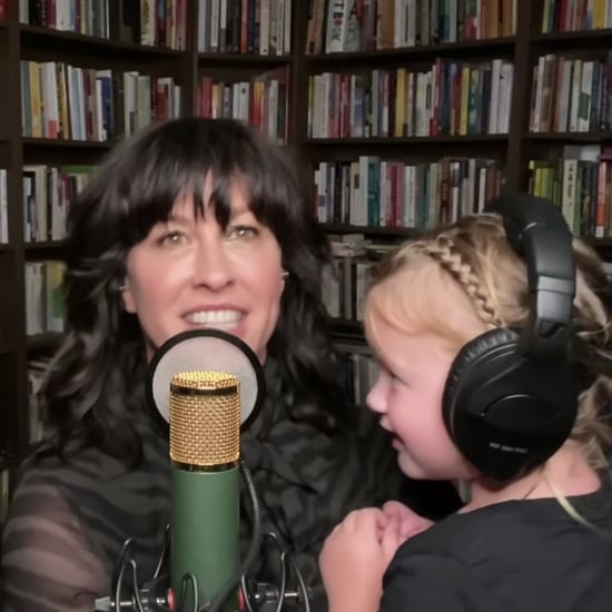 Alanis Morissette Singing With Daughter on Jimmy Fallon