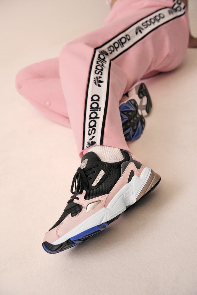 Th pueblo Cuidado Kylie Jenner Adidas Falcon Sneakers 2018 | POPSUGAR Fashion