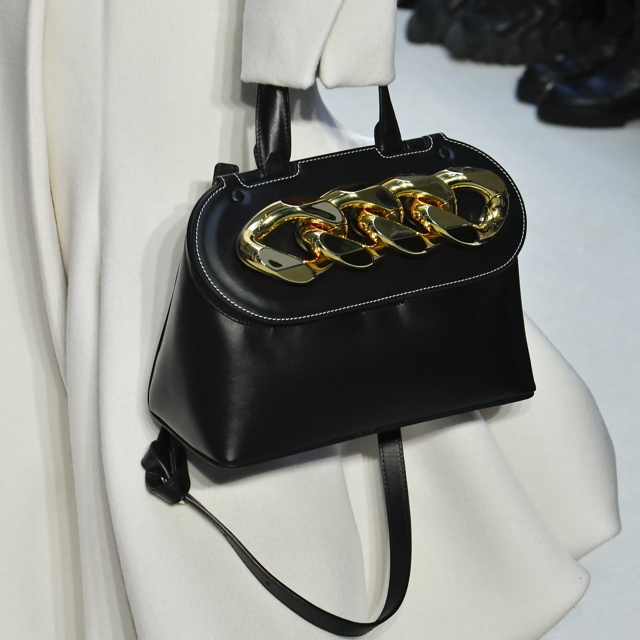 Fall Bag Trends 2020: 9 Luxury Looks To Style Right Now – StyleCaster