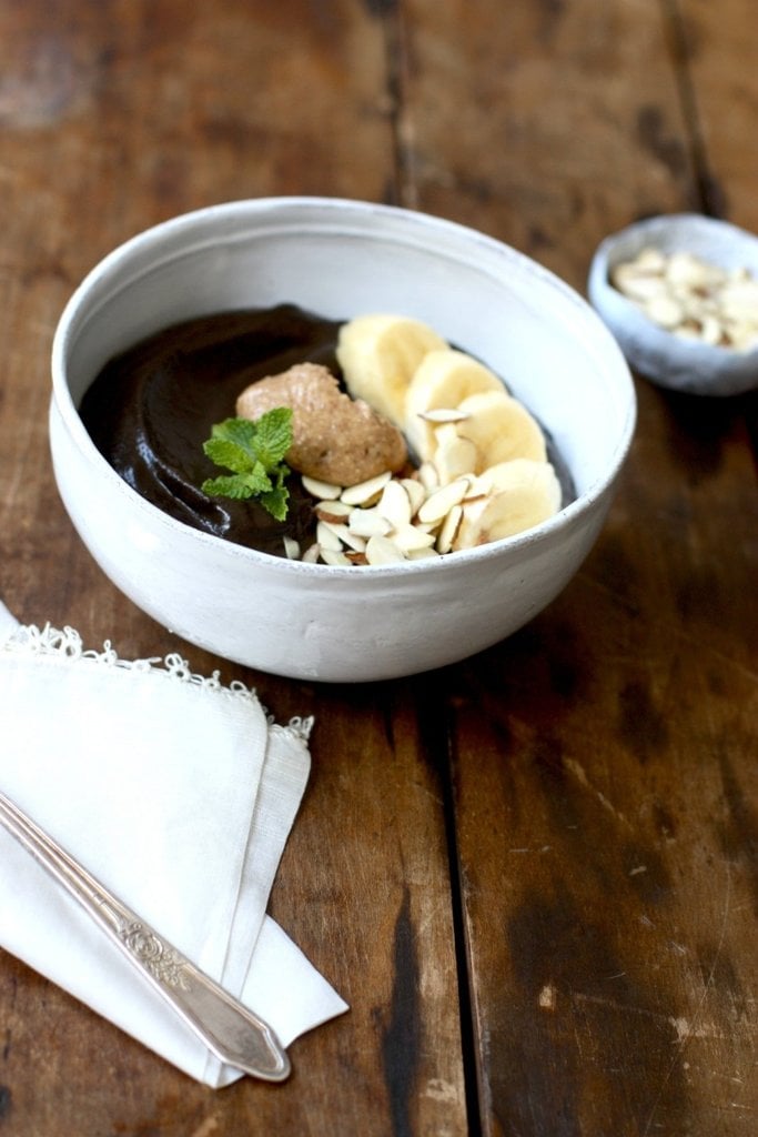 Vegetarian: Dark Chocolate Coconut Smoothie Bowl
