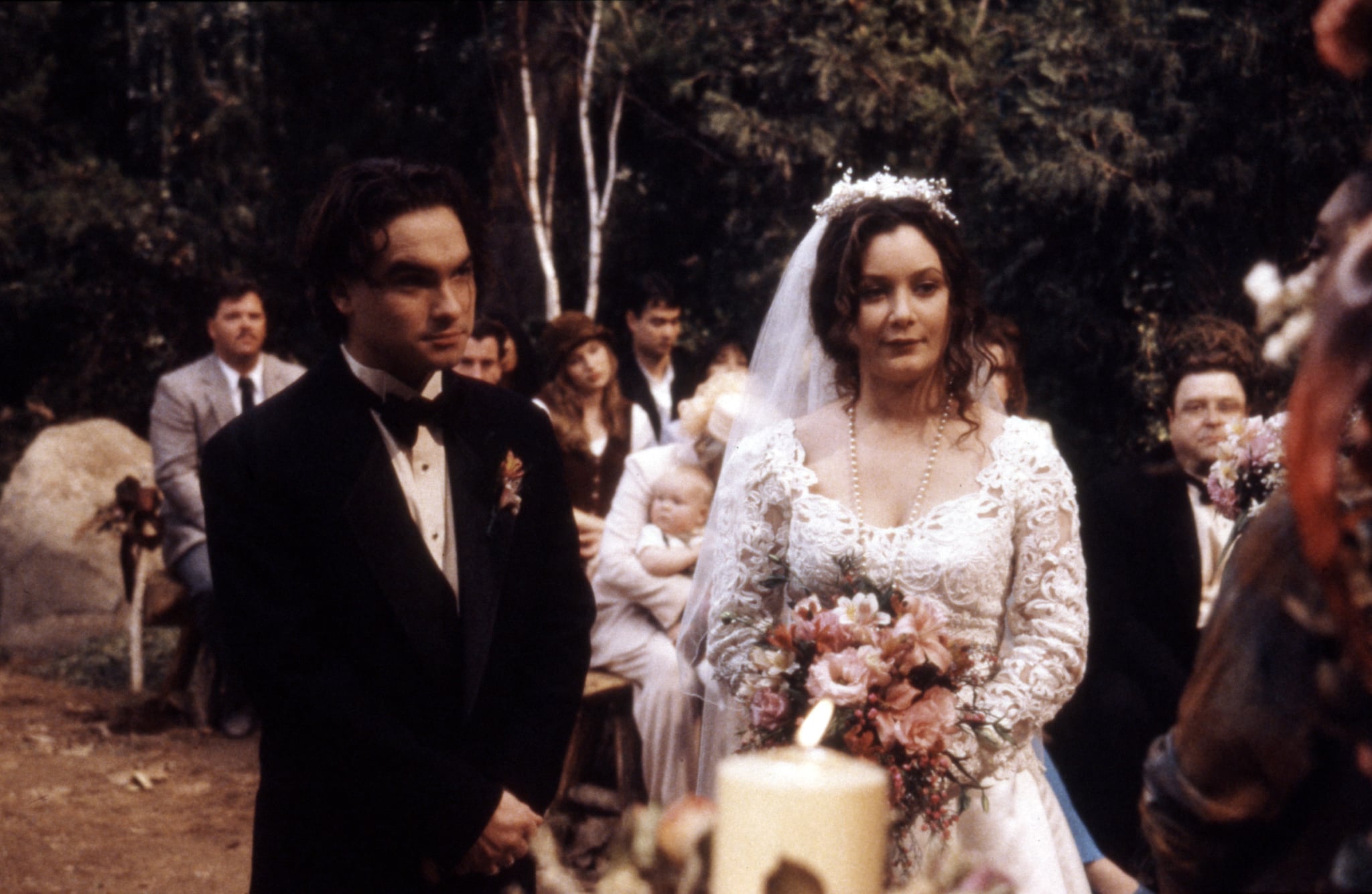 ROSEANNE, Johnny Galecki, Sara Gilbert, Season 8, Ep. 'The Wedding', 1988-1997.  Carsey-Werner / Courtesy: Everett Collection.