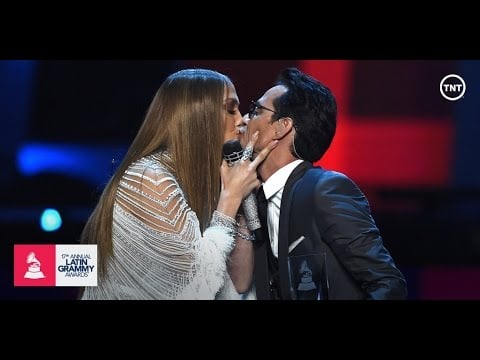 "Olvídame y Pega la Vuelta" at the Latin Grammys in 2016
