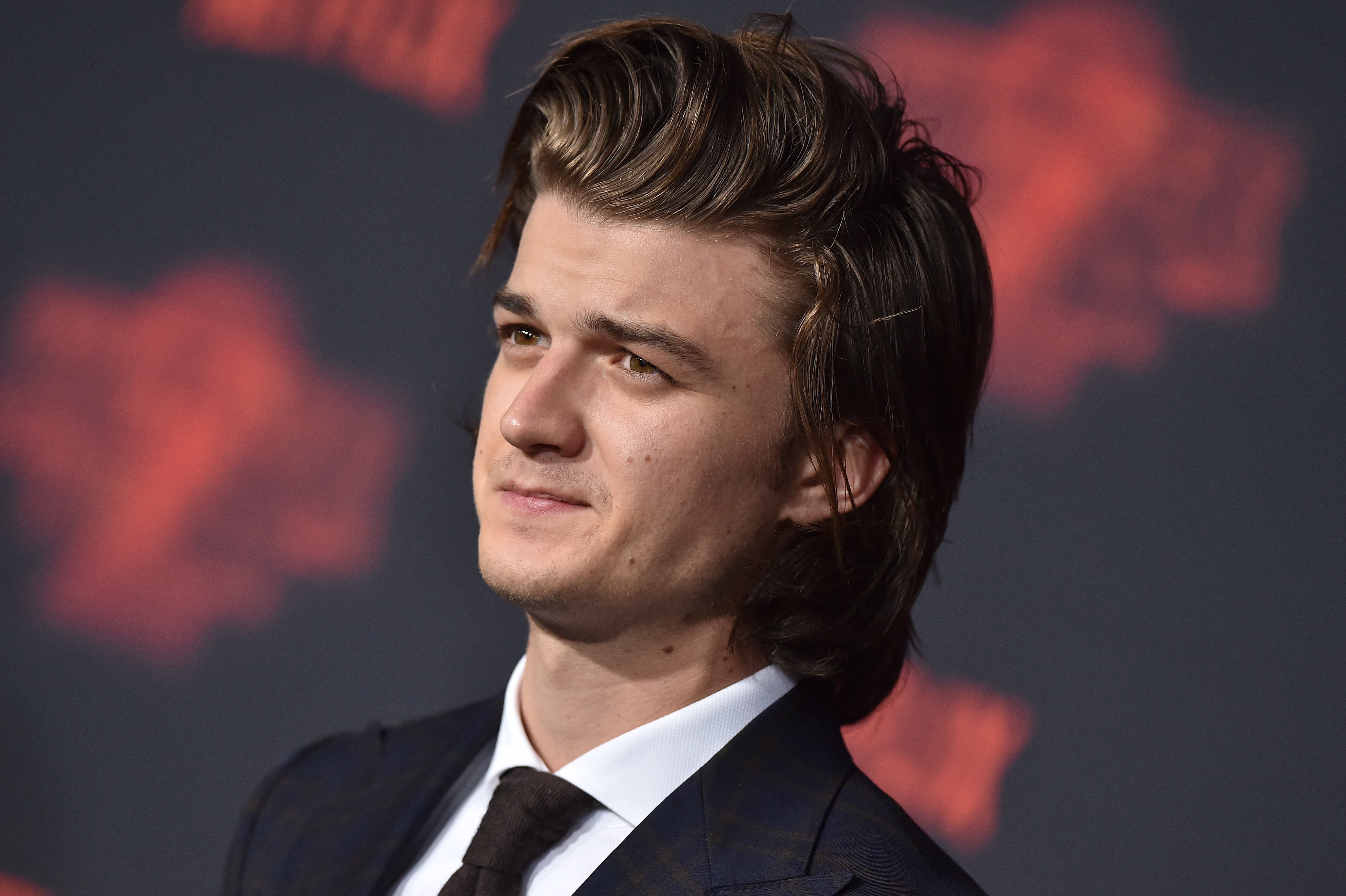 Joe keery store haircut