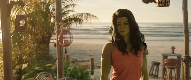 SHE-HULK: ATTORNEY AT LAW, from left: Tatiana Maslany as She-Hulk/Jennifer Jen' Walters, Ginger Gonzaga, Drew Matthews, (Season 1, ep. 101, aired Aug. 18, 2022). photo: Chuck Zlotnick / Disney+/Marvel Studios / Courtesy Everett Collection