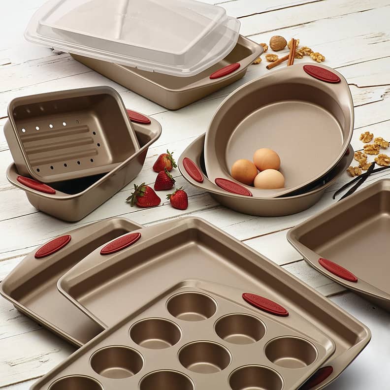 Rachael Ray Nonstick Bakeware 12-Cup Muffin and Cupcake Pan - Bed