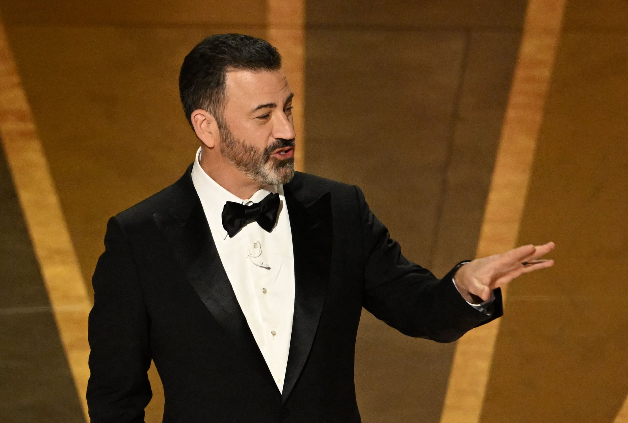 电视节目主持人Jimmy Kimmel在舞台上说话杜比剧院的第95届奥斯卡颁奖典礼在好莱坞,加州在2023年3月12日。(图片由帕特里克·t·法伦/法新社)(照片由帕特里克·t·法伦/法新社通过盖蒂图片社)