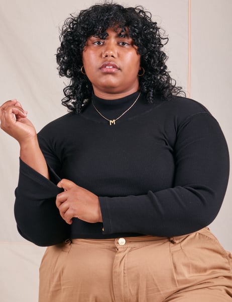 Big Bud Essential Turtleneck in Basic Black