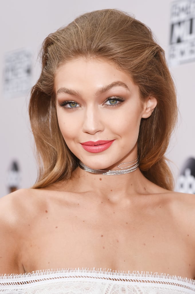 Gigi Hadid Makeup and Hair at the 2016 American Music Awards