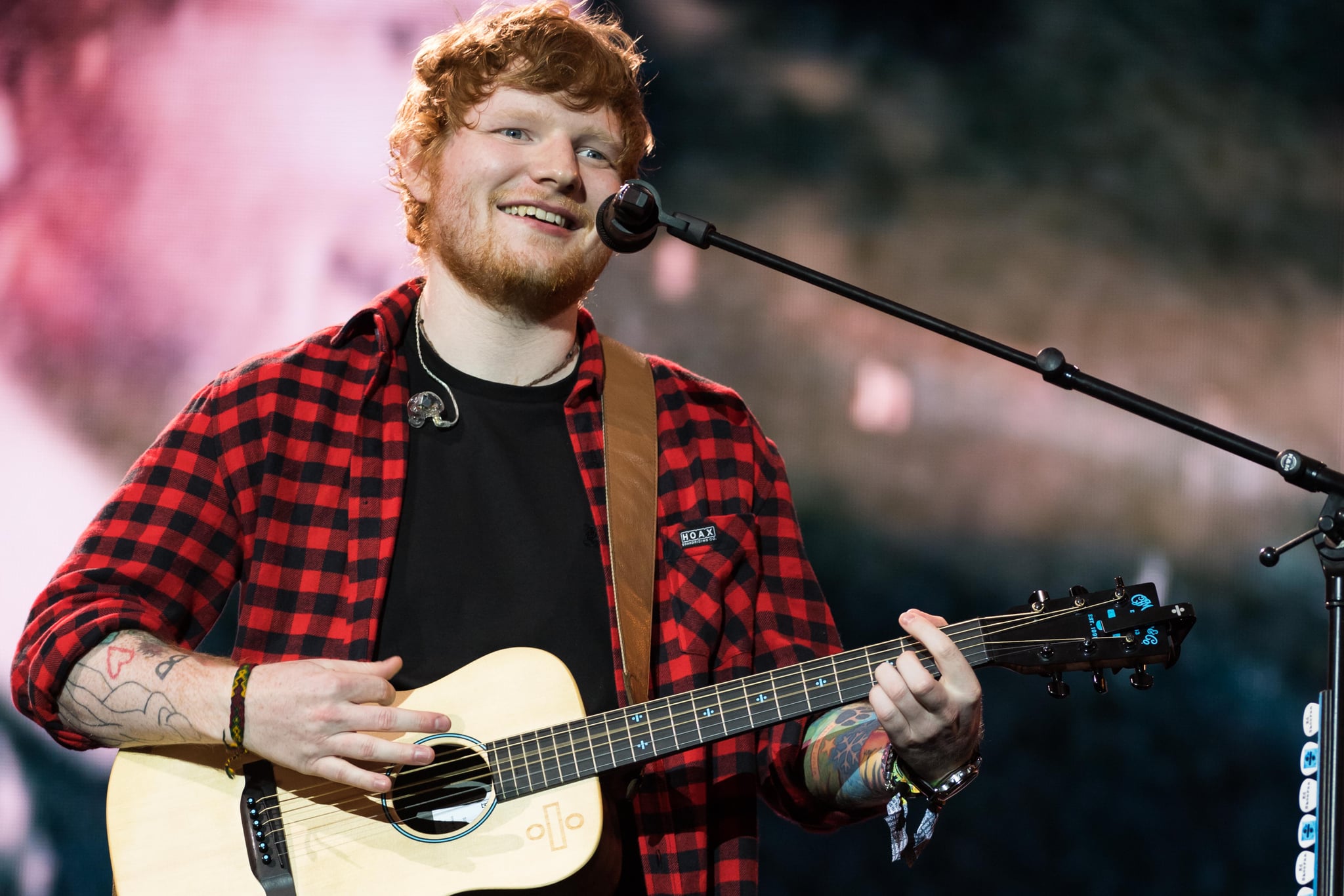 PILTON, ENGLAND - JUNE 25:  Ed Sheeran headlines on the Pyramid Stage during day 4 of the Glastonbury Festival 2017 at Worthy Farm, Pilton on June 25, 2017 in Glastonbury, England.  (Photo by Ian Gavan/Getty Images)