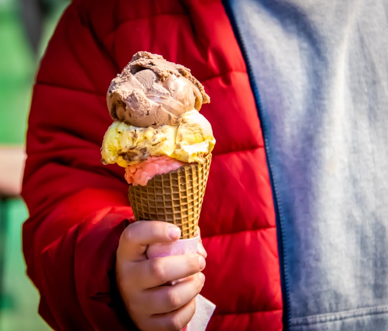 Make an ice-cream shop playhouse!