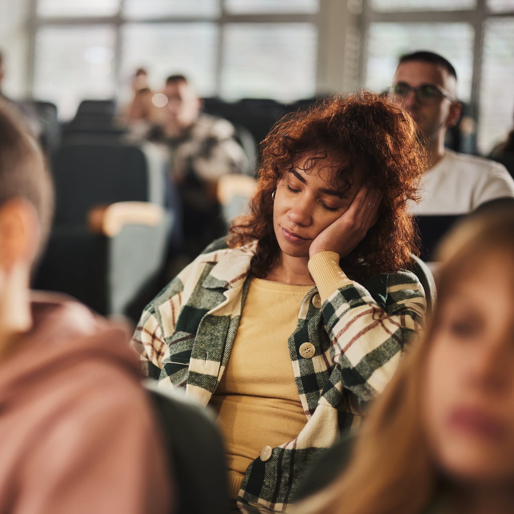 15 Tips For Staying Awake in Class, According to Students
