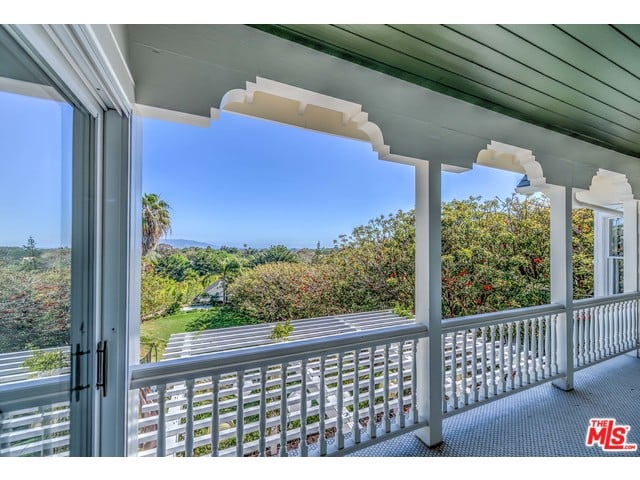 Chris Hemsworth and Elsa Pataky Selling Malibu Home