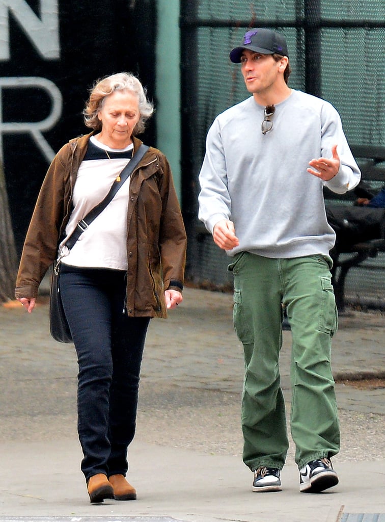 Jake Gyllenhaal Out in NYC With His Mom May 2016 | Pictures