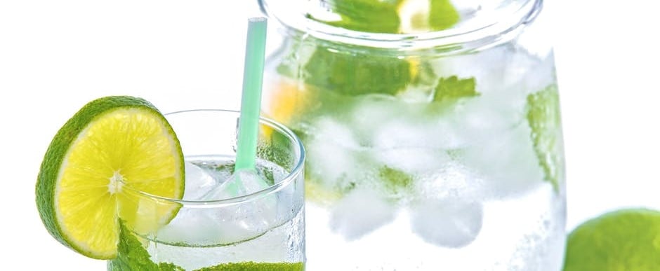How Much Water Should You Drink While Breastfeeding?