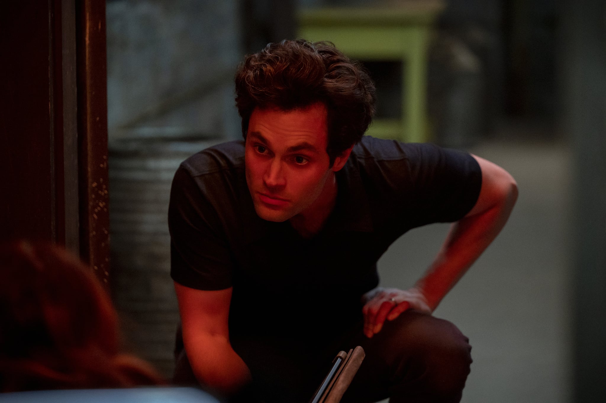 YOU (L to R) PENN BADGLEY as JOE GOLDBERG in episode 302 of YOU Cr. JOHN P. FLEENOR/NETFLIX © 2021