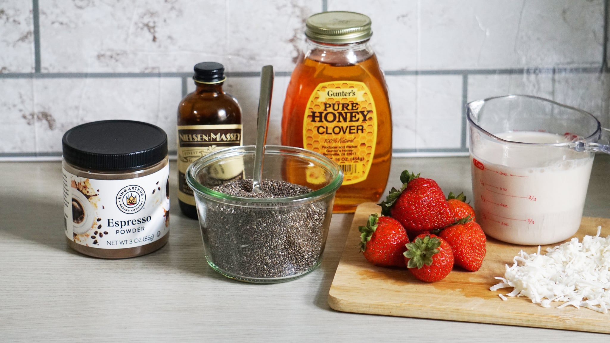 chia seed pudding: ingredients