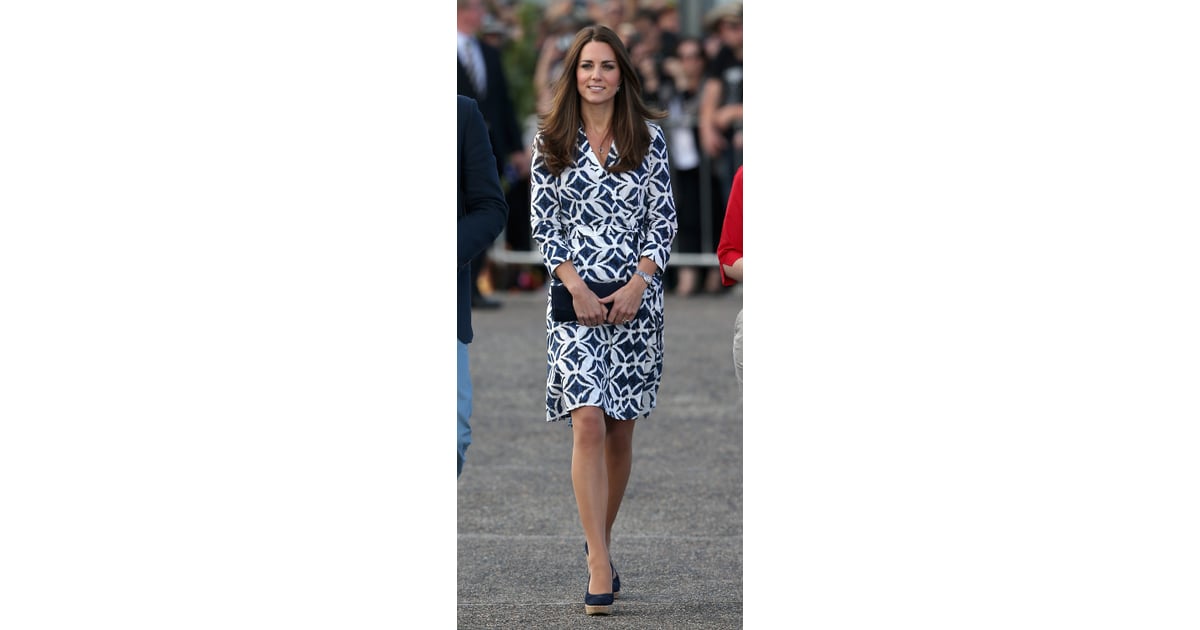 Kate Middleton In A Dvf Wrap Dress Dvf Is Dressing The Statue Of